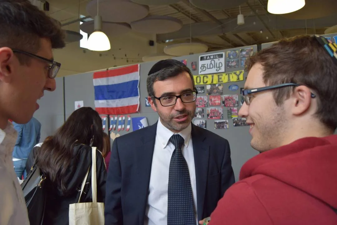 – Freshers Fair (AR)