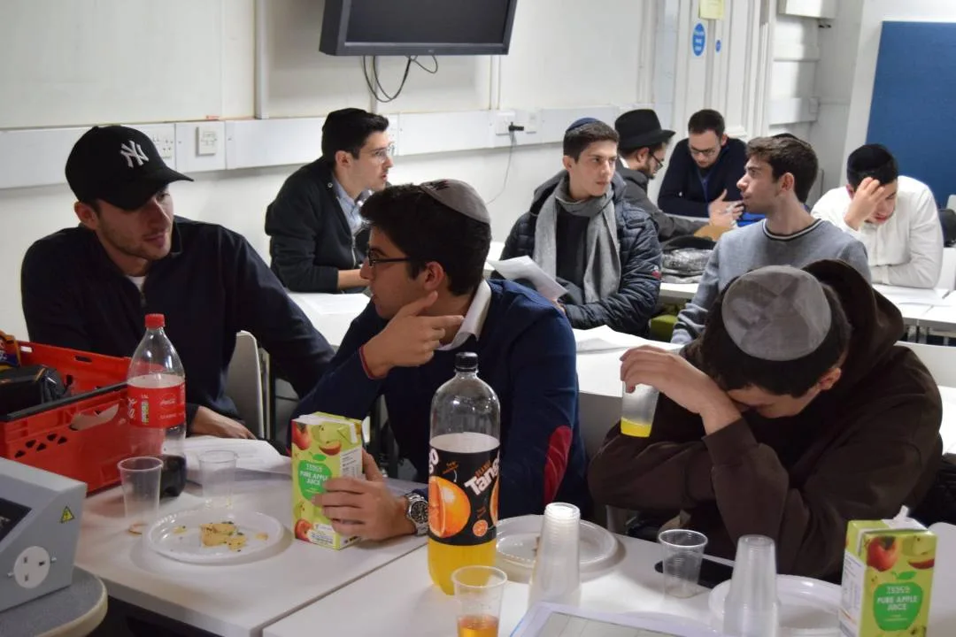 UCL 121 (AR)