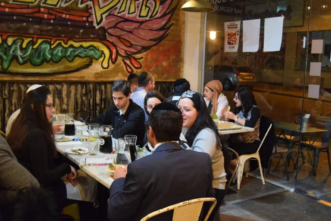 YMC burgers bar (AR)